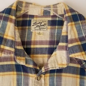 Lucky Brand Sportswear snap buttons